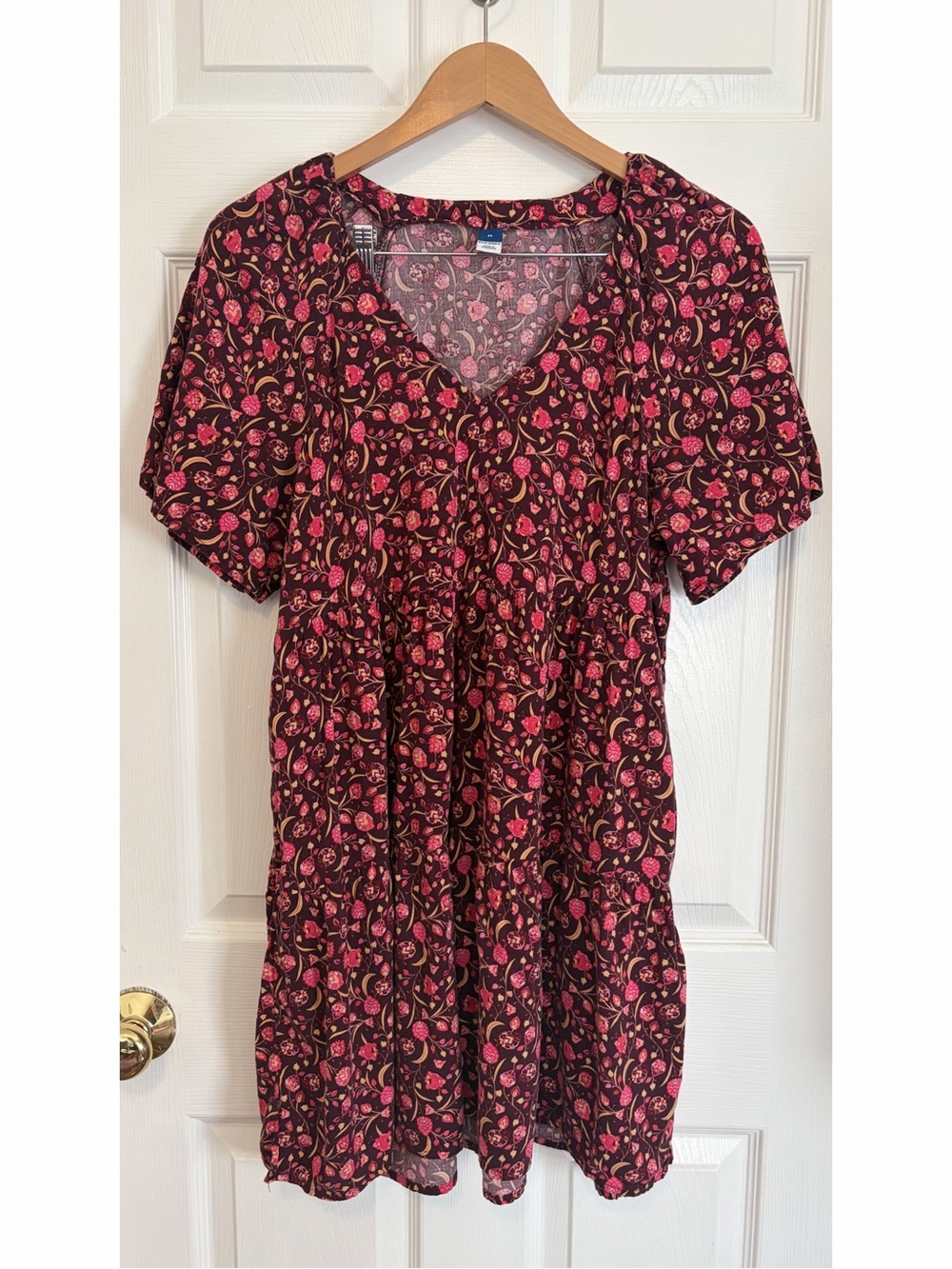 Old Navy Burgundy Floral Tiered Mini Dress Medium V Neck Short Sleeve Maroon M